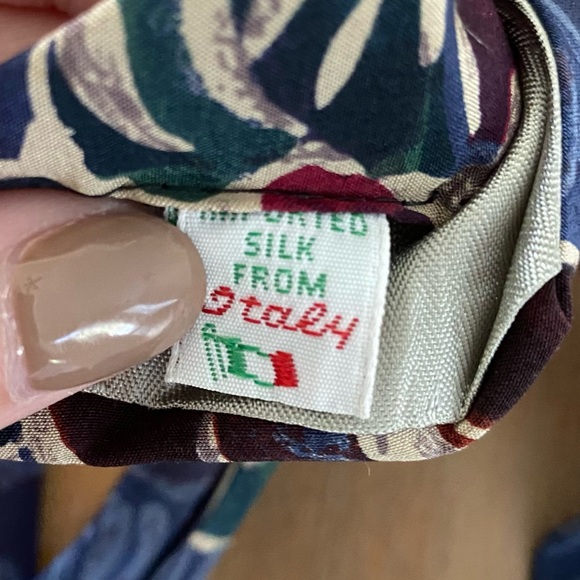 Men's Blue Floral Patterned X'Andrini Silk Italian Tie - Picture 9 of 10